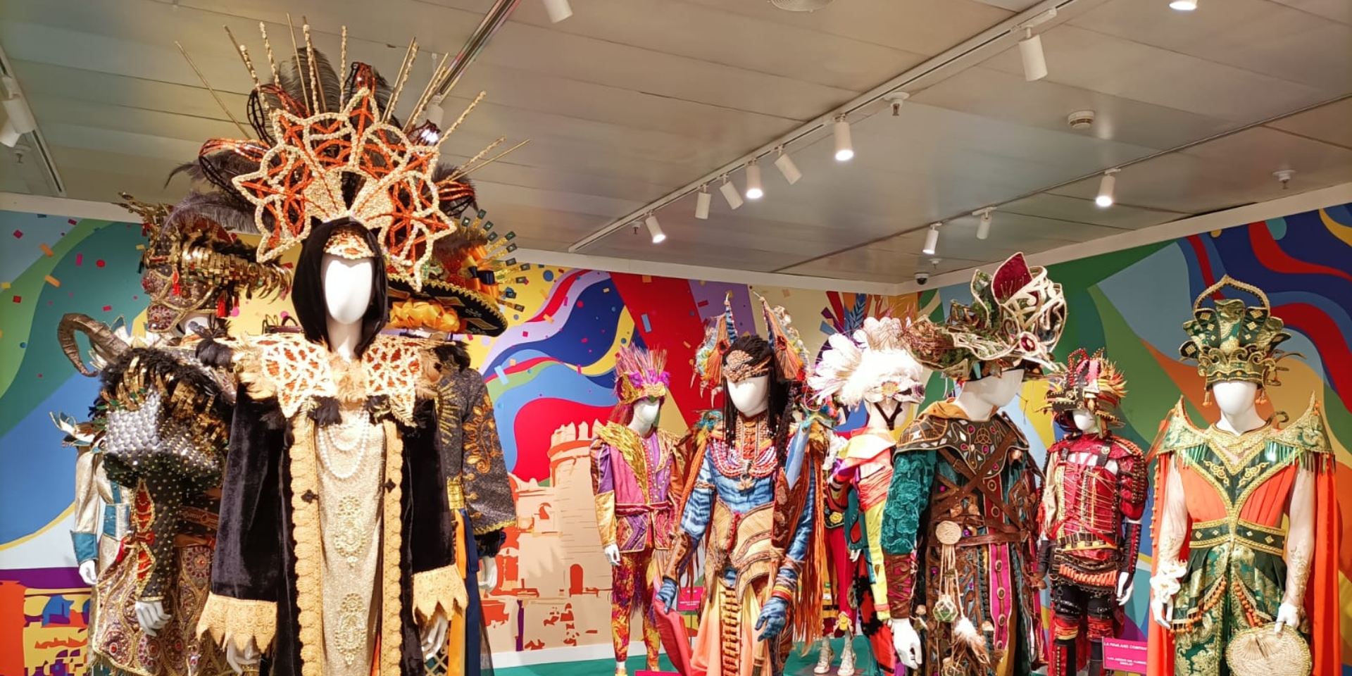 EXPOSICIÓN DE TRAJES DE CARNAVAL DE BADAJOZ DEL 2025