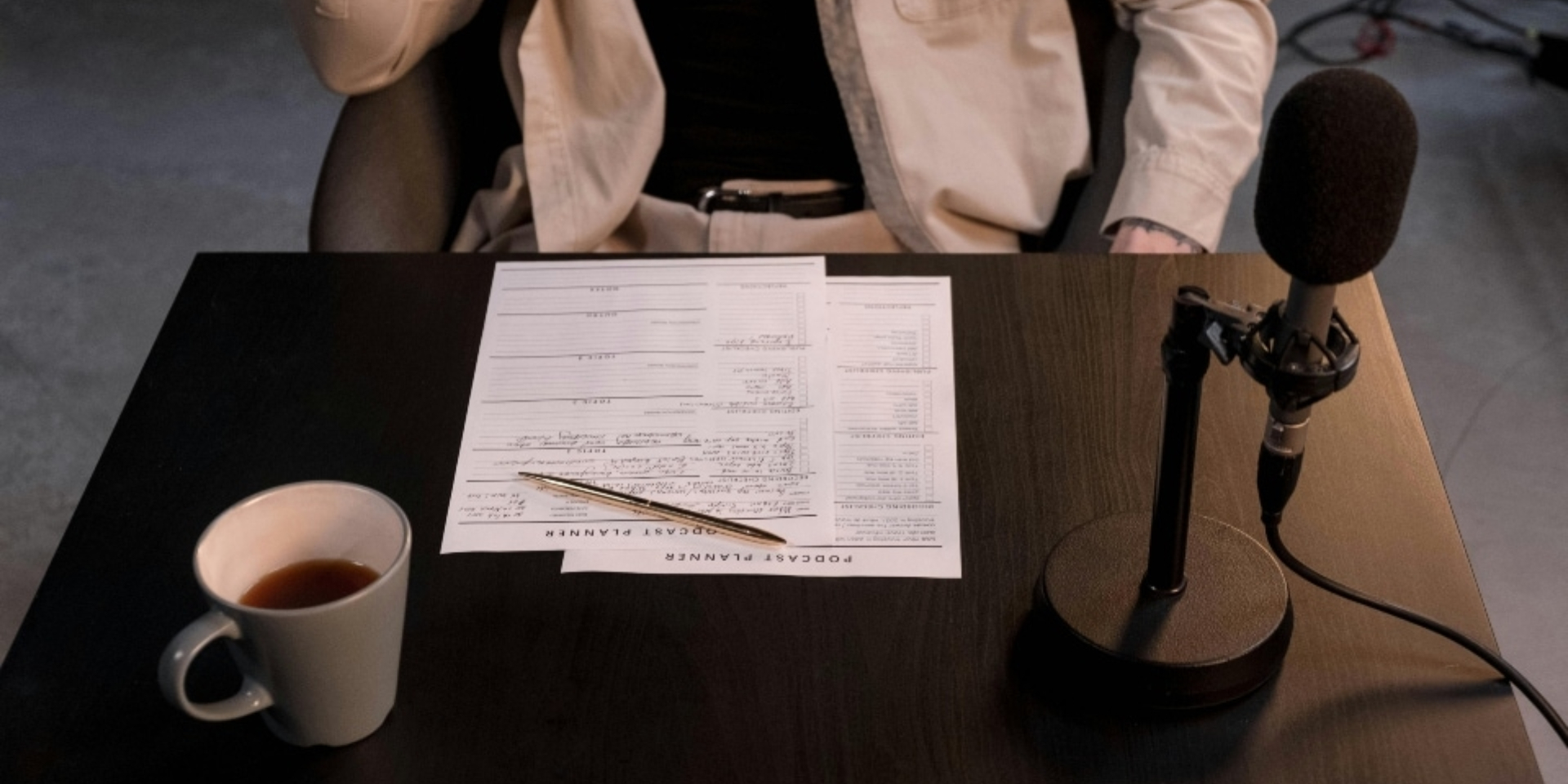 ‘MUCHO MÁS QUE ESCRIBIR’ CON LOS INVITADOS MARÍA JESÚS CORCHUELO Y PEDRO LÓPEZ