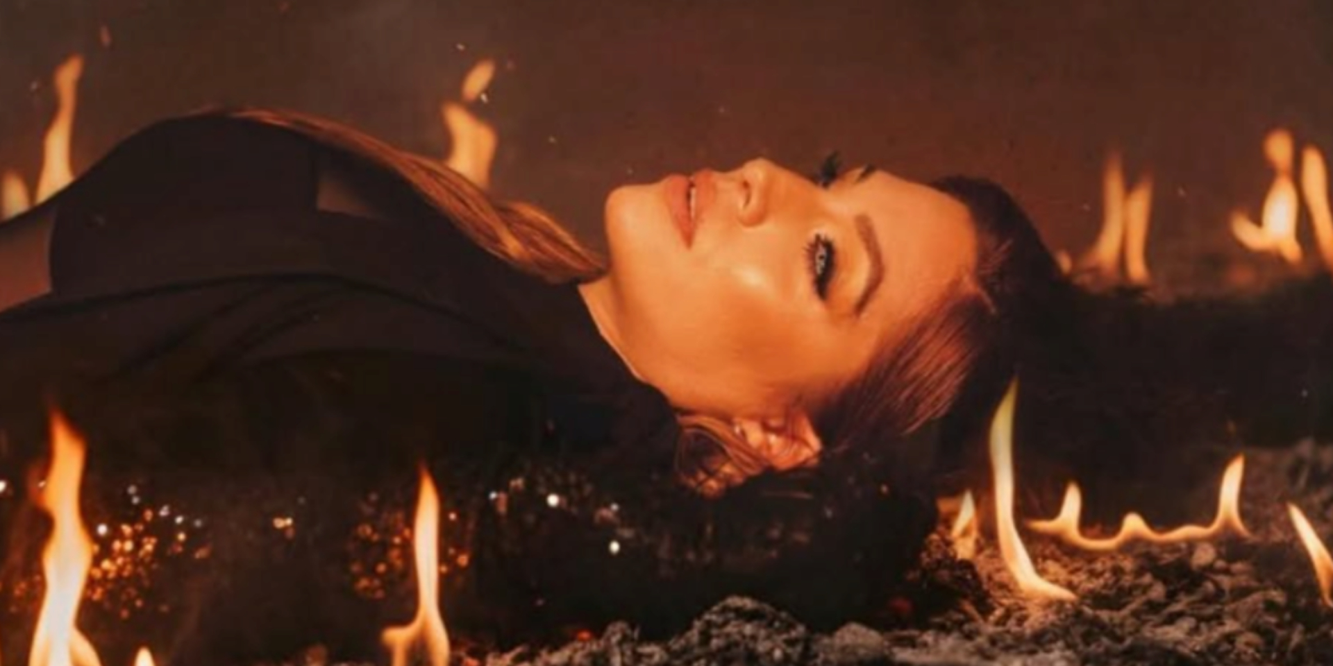 FIRMA DE DISCOS: LEIRE MARTÍNEZ