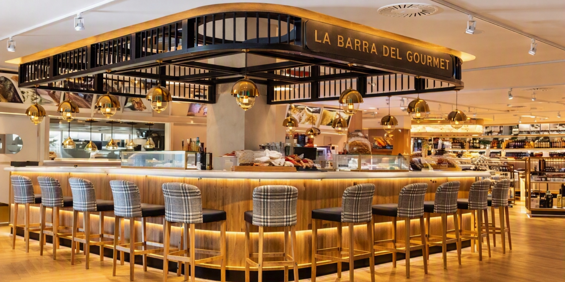 Round table “El atractivo de los espacios gourmet” and presentation of “La cultura del mercat”